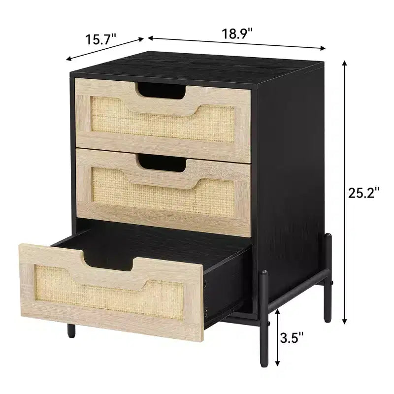 Table de chevet à 3 tiroirs en rotin avec cadre noir, table de nuit avec façades de tiroirs en rotin pour chambre à coucher
