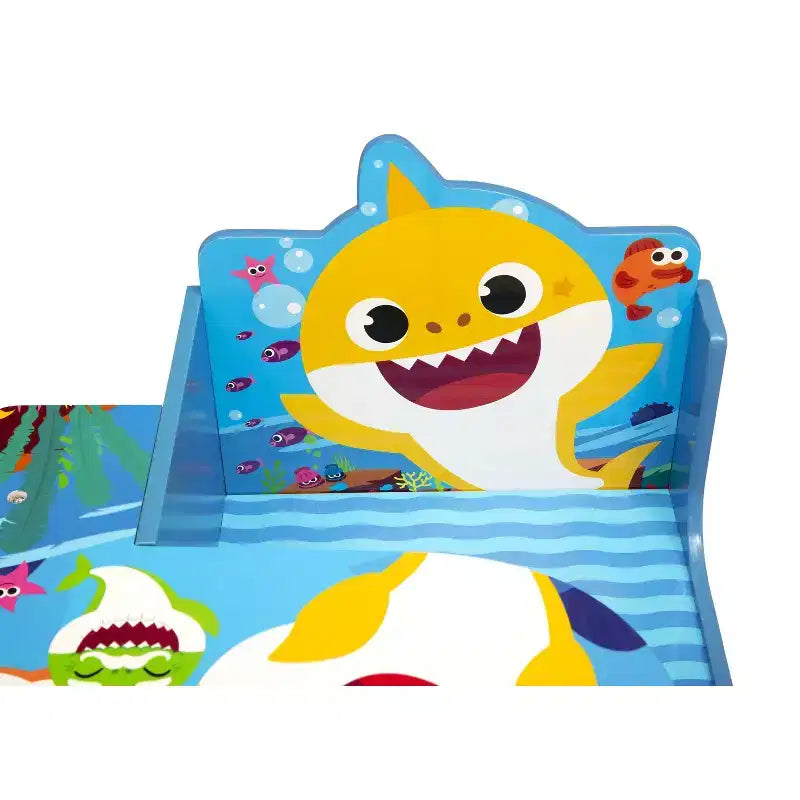 Bureau d'enfant avec rangement